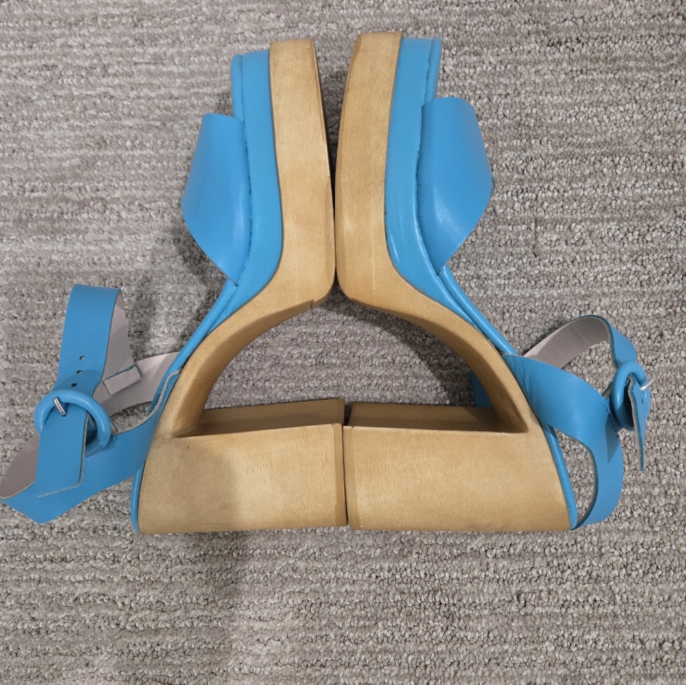 BNIB Blue Platform Sandals - Picture 7 of 9